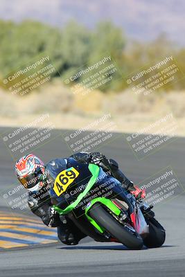 media/Dec-18-2022-SoCal Trackdays (Sun) [[8099a50955]]/Turn 10 (140pm)/